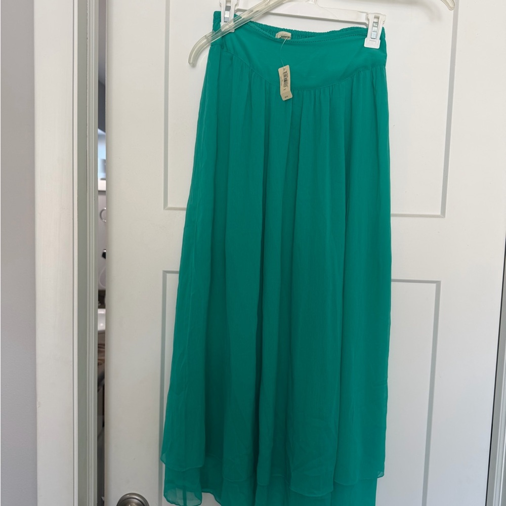 🚨🚨Brand New🚨🚨Aerie Vibrant Green Maxi Skirt